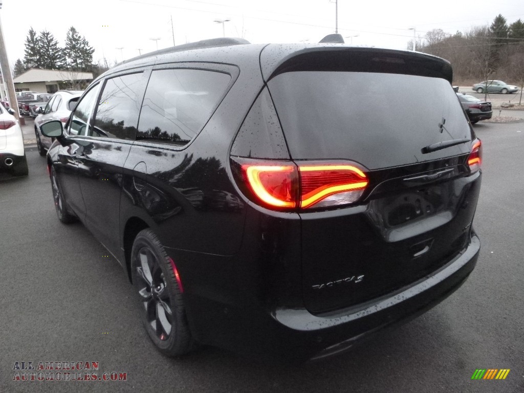 2018 Pacifica Limited - Brilliant Black Crystal Pearl / Black/Alloy photo #3