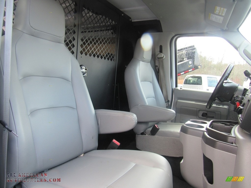 2013 E Series Van E250 Cargo - Oxford White / Medium Flint photo #19