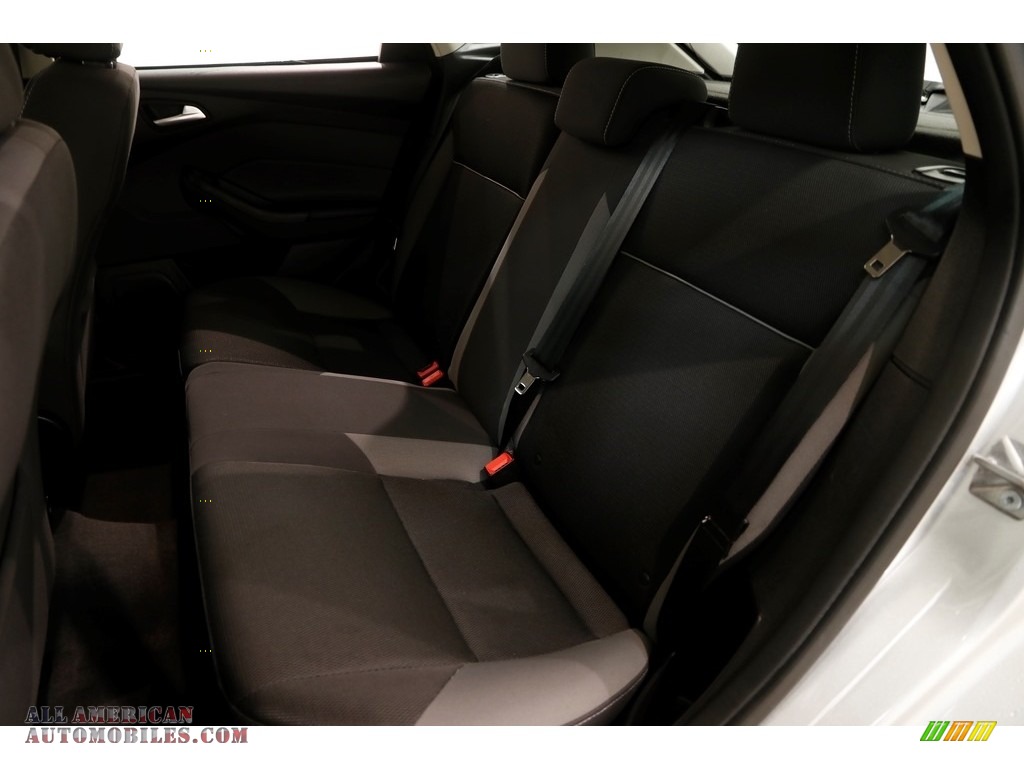2014 Focus SE Hatchback - Ingot Silver / Charcoal Black photo #14