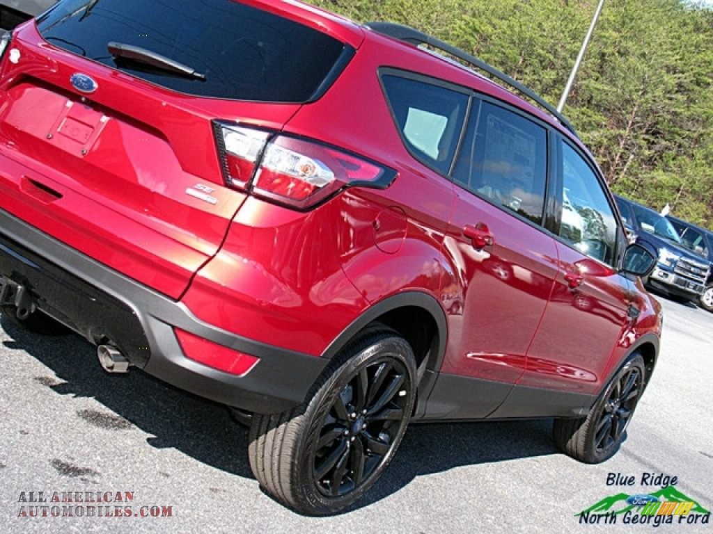 2018 Escape SE 4WD - Ruby Red / Charcoal Black photo #33