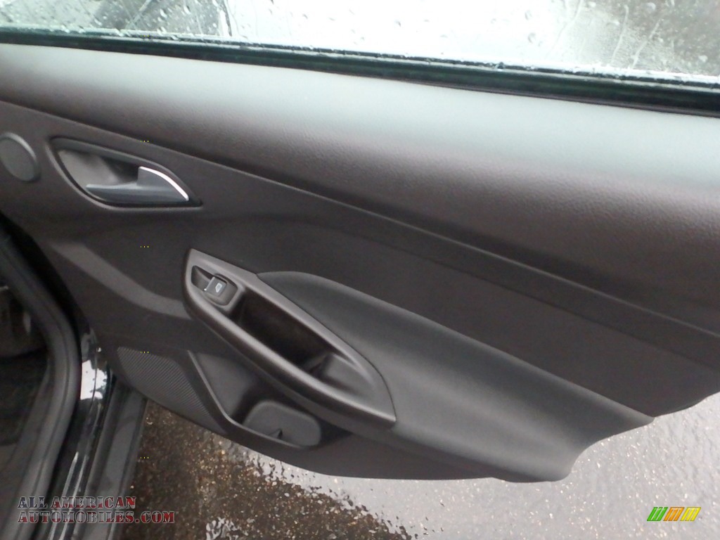 2014 Focus Titanium Hatchback - Tuxedo Black / Charcoal Black photo #14