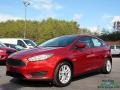 Ford Focus SE Hatch Hot Pepper Red photo #1