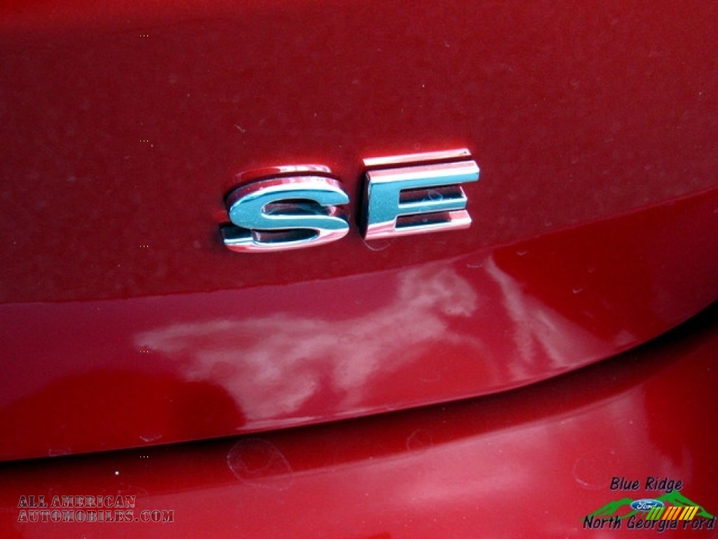 2018 Focus SE Hatch - Hot Pepper Red / Charcoal Black photo #34
