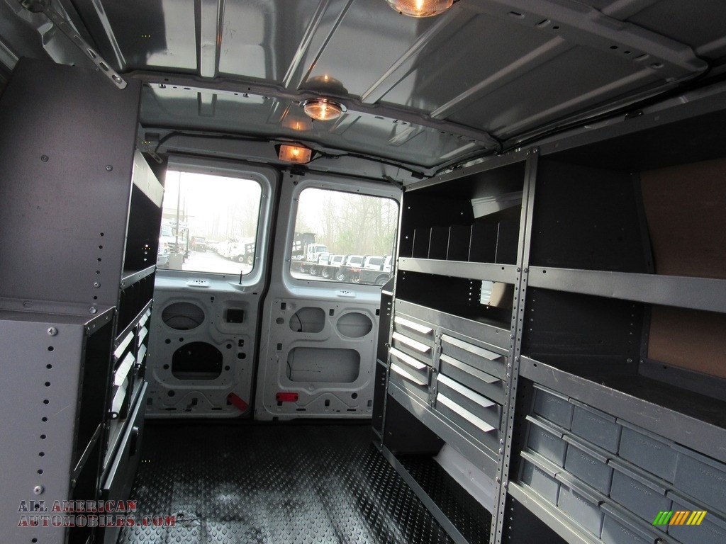 2013 E Series Van E150 Cargo - Oxford White / Medium Flint photo #18