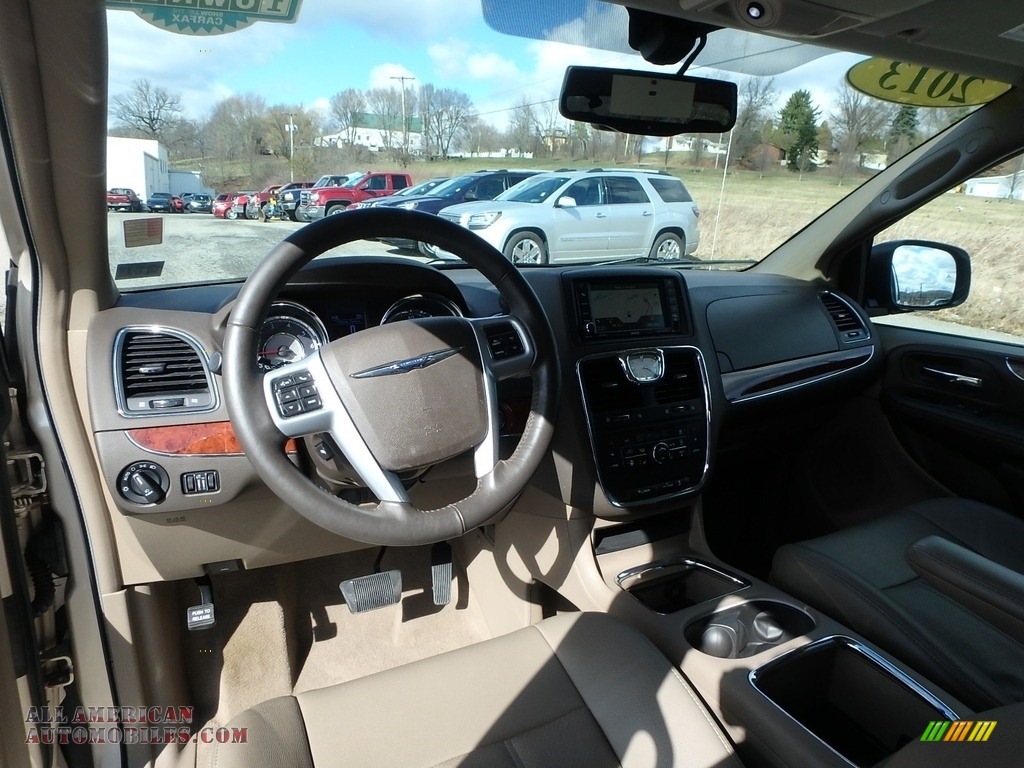 2013 Town & Country Touring - L - Cashmere Pearl / Dark Frost Beige/Medium Frost Beige photo #20