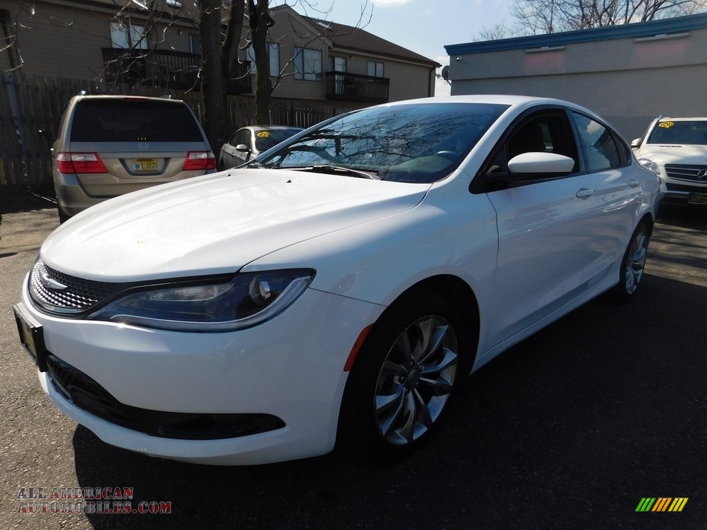 Bright White / Black Chrysler 200 S