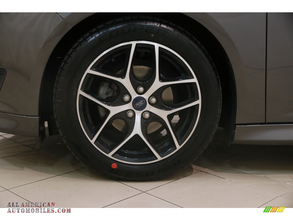 2015 Focus SE Hatchback - Magnetic Metallic / Charcoal Black photo #19