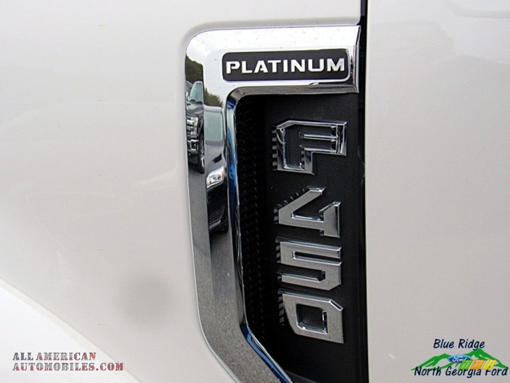 2018 F450 Super Duty Platinum Crew Cab 4x4 - White Platinum / Black photo #37