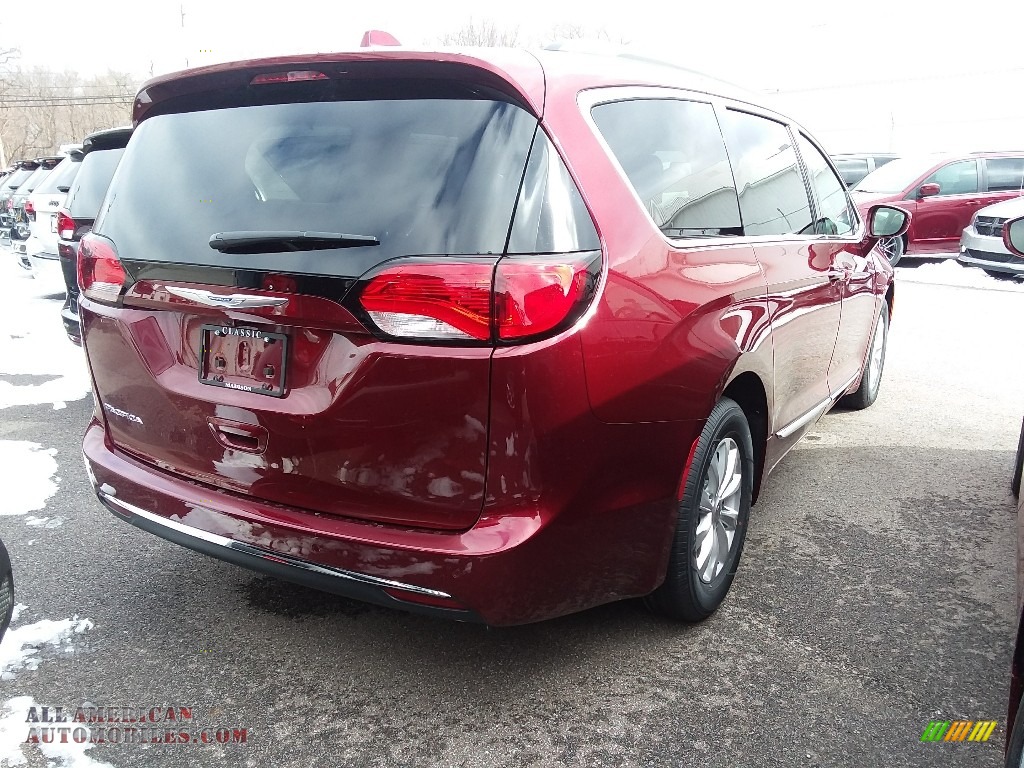 2018 Pacifica Touring L - Velvet Red Pearl / Black/Alloy photo #3