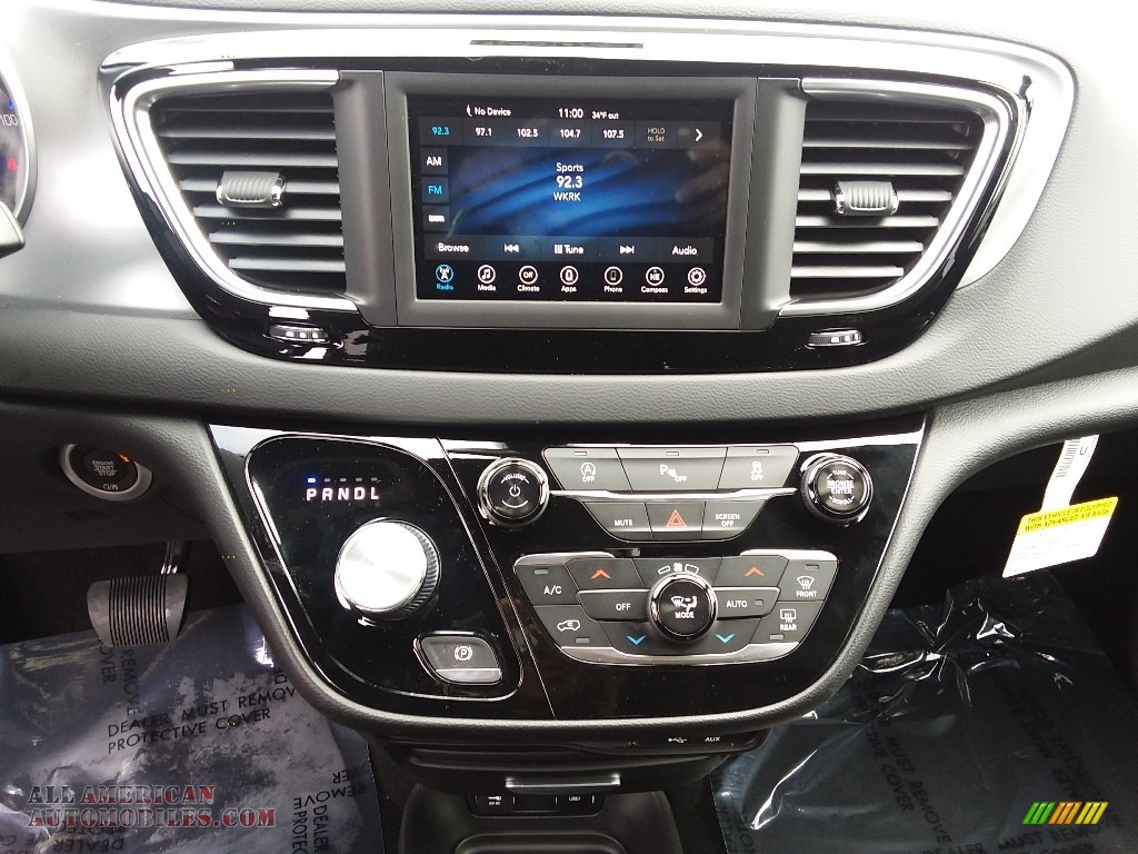 2018 Pacifica Touring Plus - Velvet Red Pearl / Black/Alloy photo #13