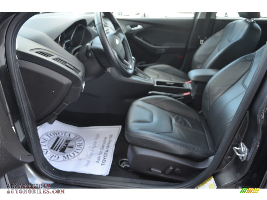 2015 Focus SE Hatchback - Magnetic Metallic / Charcoal Black photo #9
