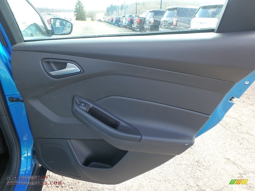 2014 Focus SE Sedan - Blue Candy / Charcoal Black photo #8