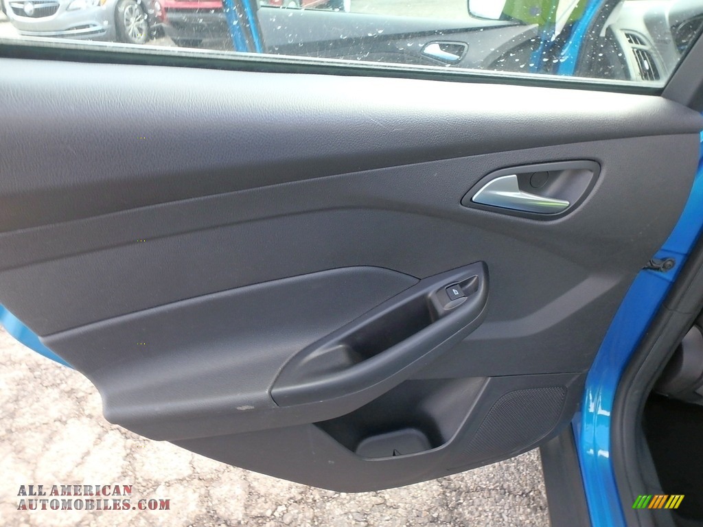 2014 Focus SE Sedan - Blue Candy / Charcoal Black photo #18