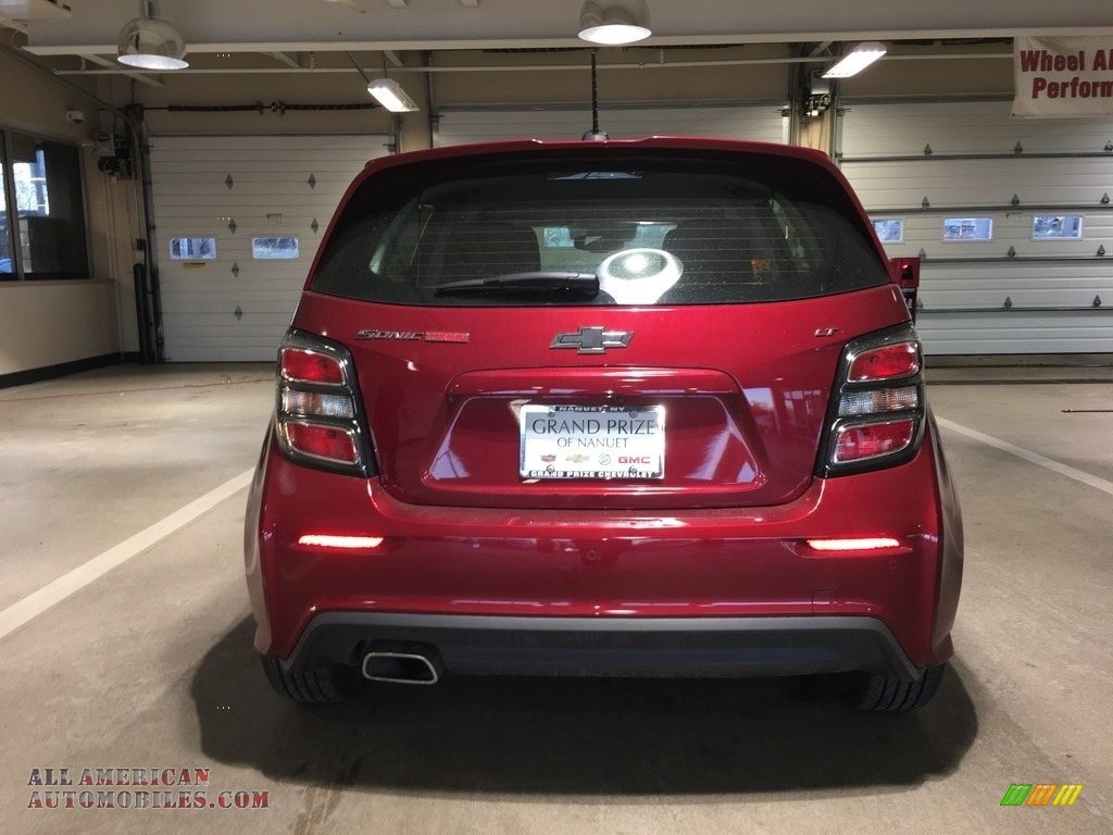 2018 Sonic LT Hatchback - Cajun Red Tintcoat / Jet Black photo #5