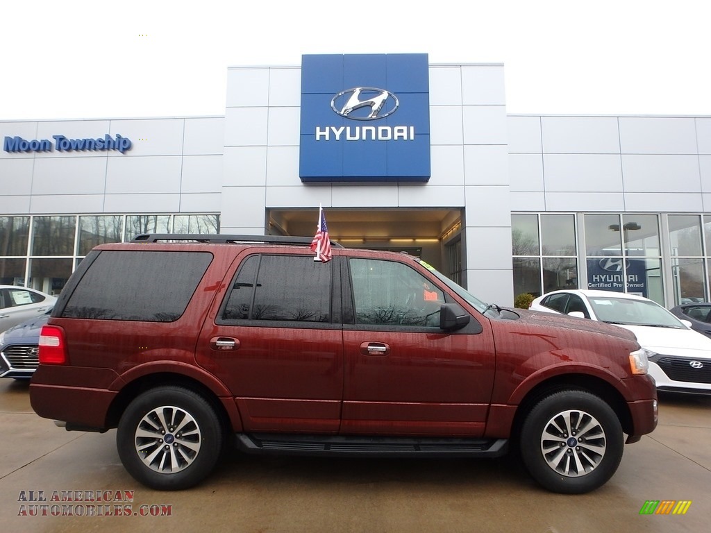 Ruby Red / Dune Ford Expedition XLT 4x4