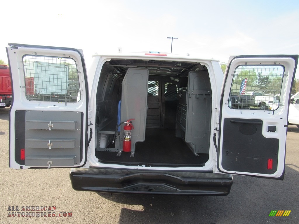 2014 E-Series Van E150 Cargo Van - Oxford White / Medium Flint photo #12
