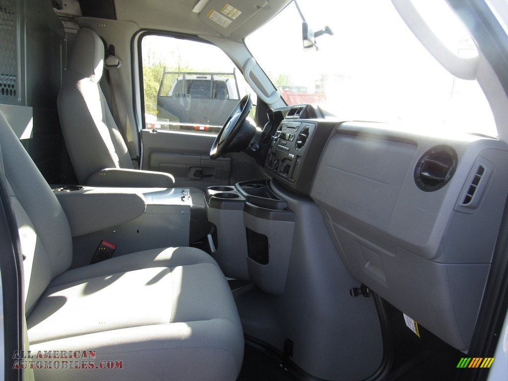 2014 E-Series Van E150 Cargo Van - Oxford White / Medium Flint photo #21