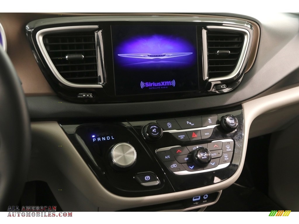 2017 Pacifica Touring L - Jazz Blue Pearl / Black/Alloy photo #9