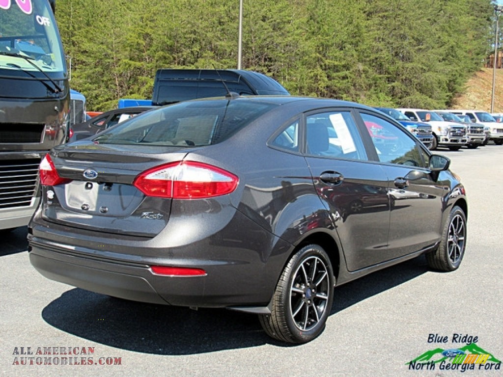 2018 Fiesta SE Sedan - Magnetic / Charcoal Black photo #5