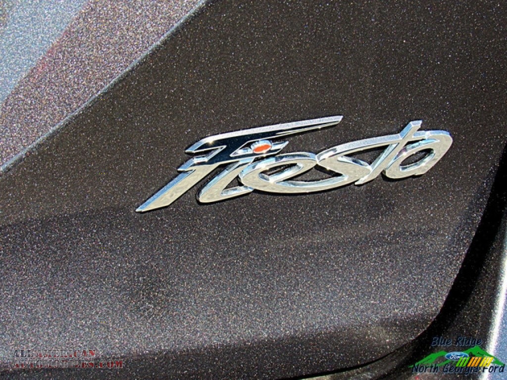 2018 Fiesta SE Sedan - Magnetic / Charcoal Black photo #35