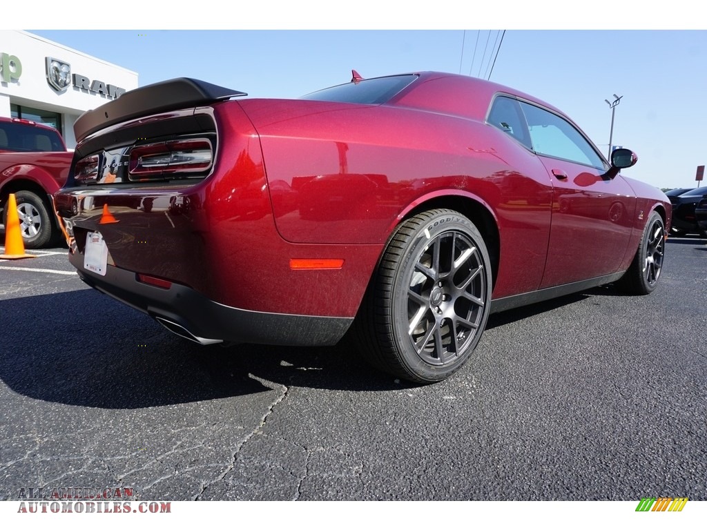 2018 Challenger R/T Scat Pack - Octane Red Pearl / Black photo #14