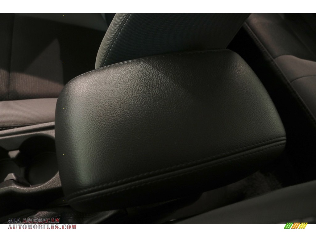2013 Focus SE Sedan - Tuxedo Black / Charcoal Black photo #14