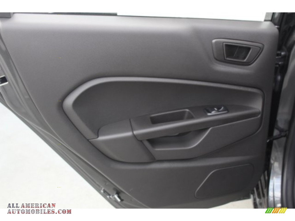 2018 Fiesta SE Hatchback - Magnetic / Charcoal Black photo #23