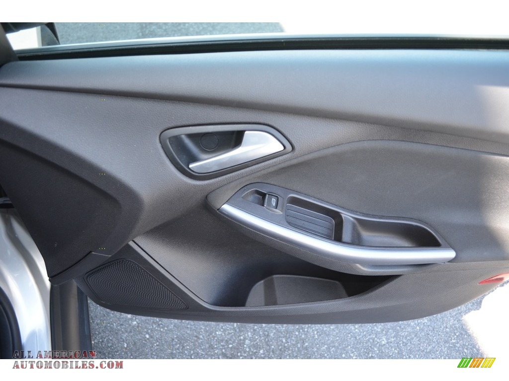 2014 Focus Titanium Sedan - Ingot Silver / Charcoal Black photo #14