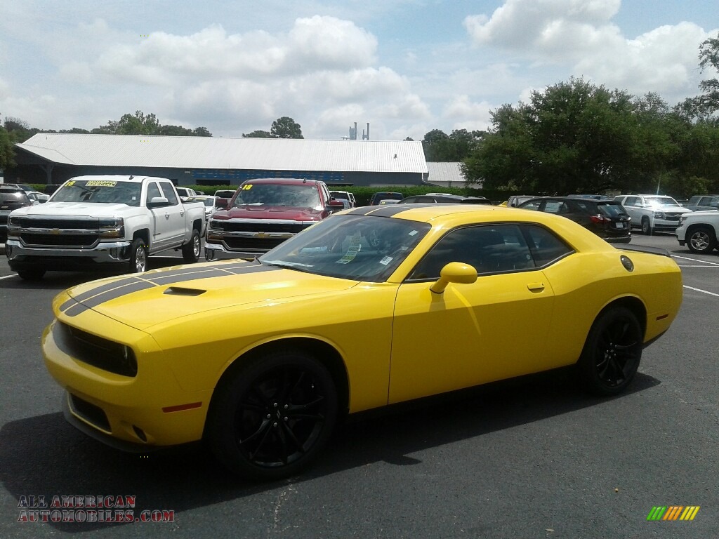 2018 Challenger SXT - Yellow Jacket / Black photo #1