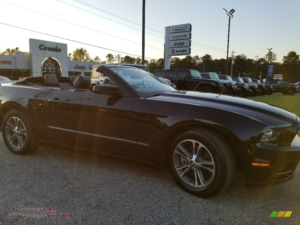 Black / Charcoal Black Ford Mustang V6 Premium Convertible