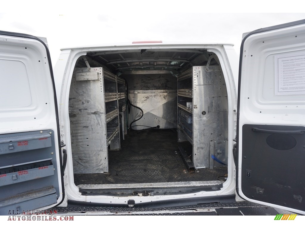 2013 E Series Van E150 Cargo - Oxford White / Medium Flint photo #30