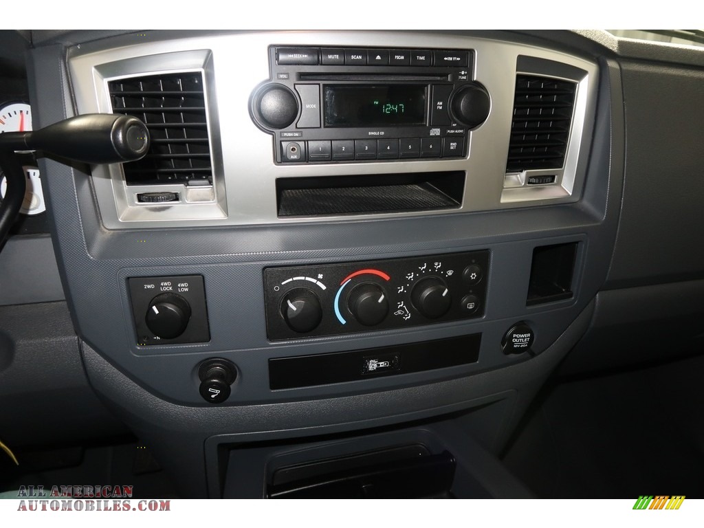2008 Ram 1500 SLT Quad Cab 4x4 - Brilliant Black Crystal Pearl / Medium Slate Gray photo #16