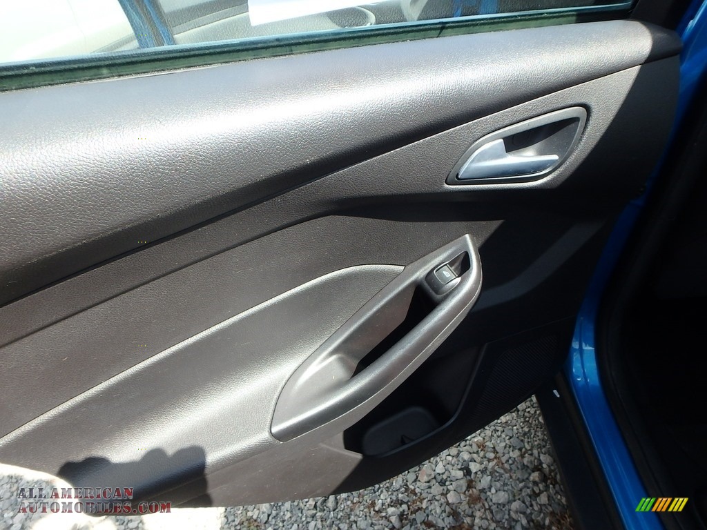 2014 Focus SE Sedan - Blue Candy / Charcoal Black photo #11
