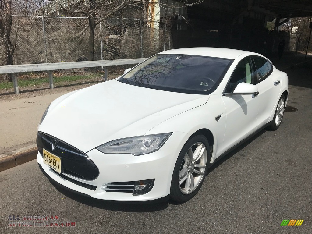 Pearl White / Black Tesla Model S 