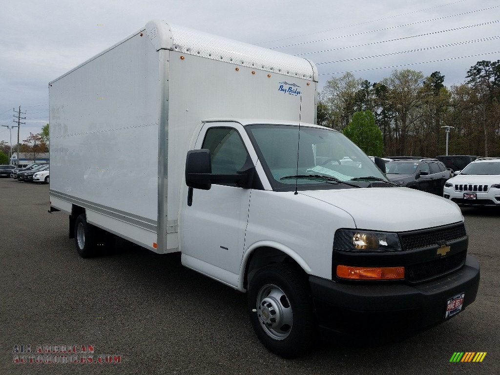 Summit White / Medium Pewter Chevrolet Express Cutaway 3500 Moving Van