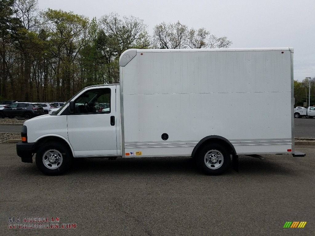 2018 Express Cutaway 3500 Moving Van - Summit White / Medium Pewter photo #3