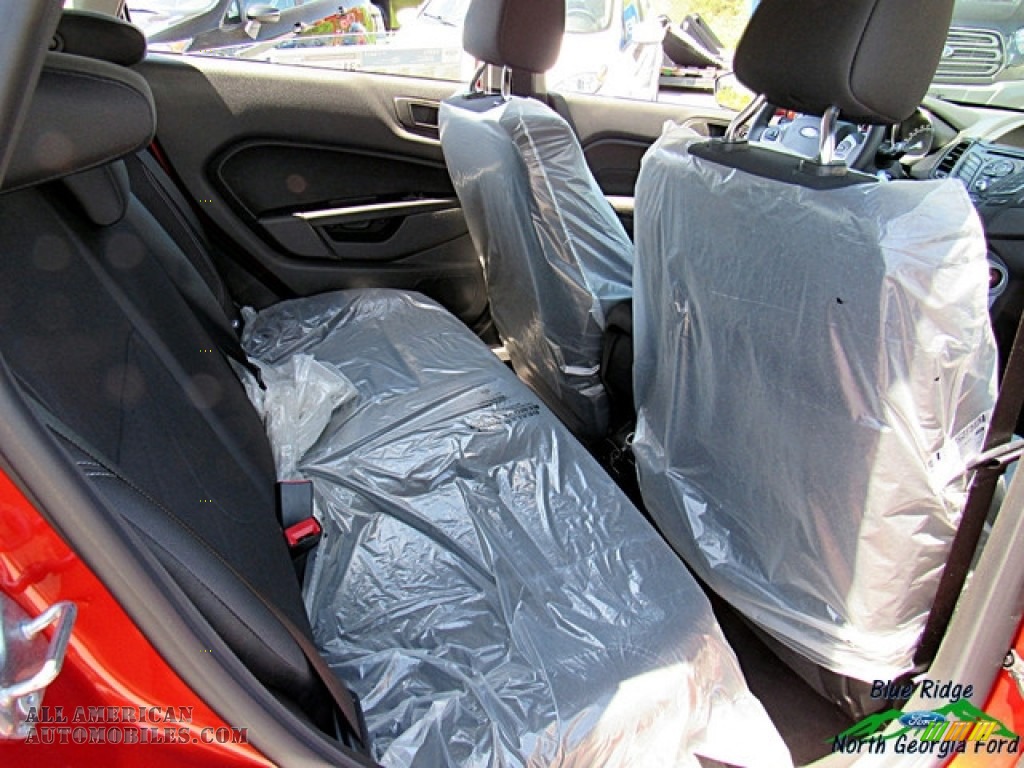 2018 Fiesta SE Hatchback - Hot Pepper Red / Charcoal Black photo #27