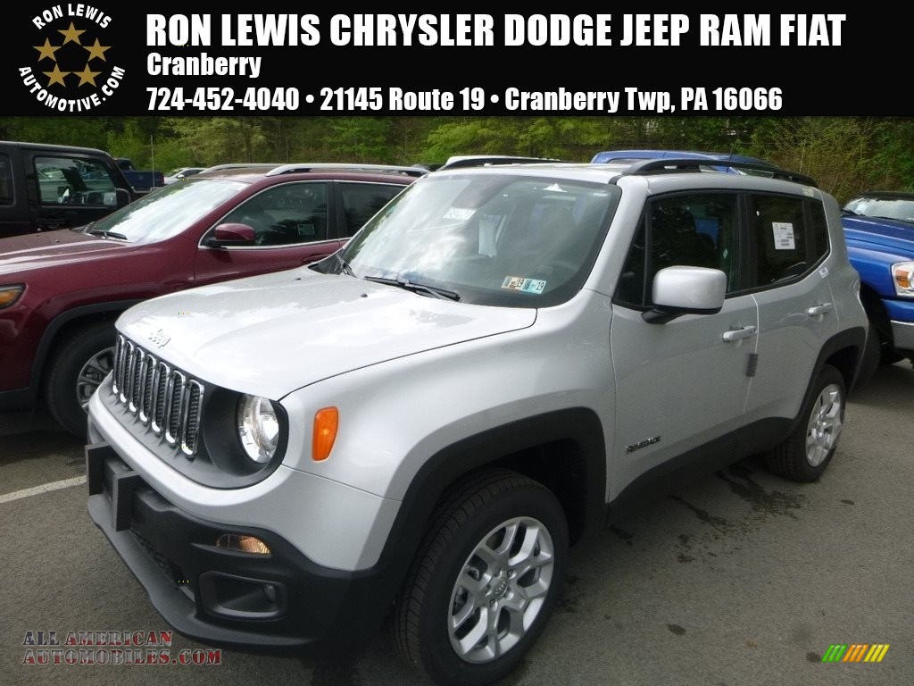 Glacier Metallic / Black Jeep Renegade Latitude 4x4