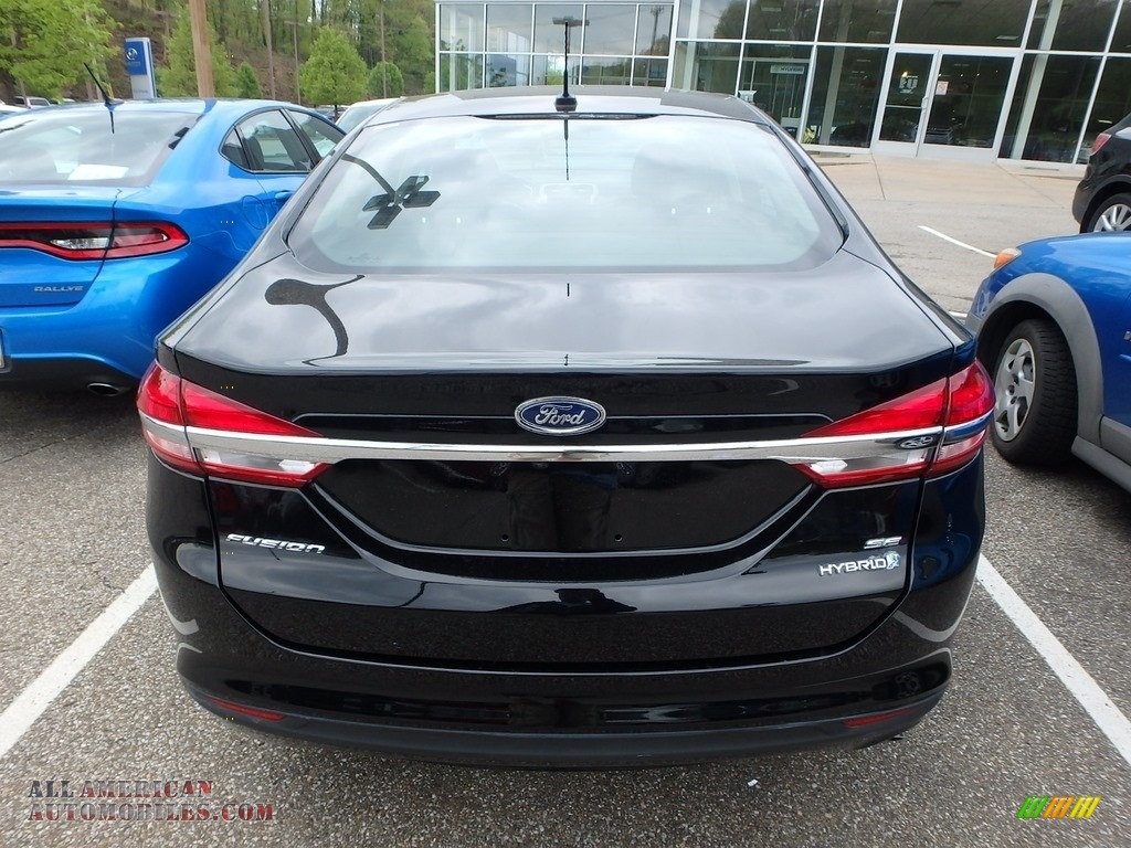 2018 Fusion Hybrid SE - Shadow Black / Ebony photo #3 2018 Fusion Hybrid SE - Shadow Black / Ebony photo #3