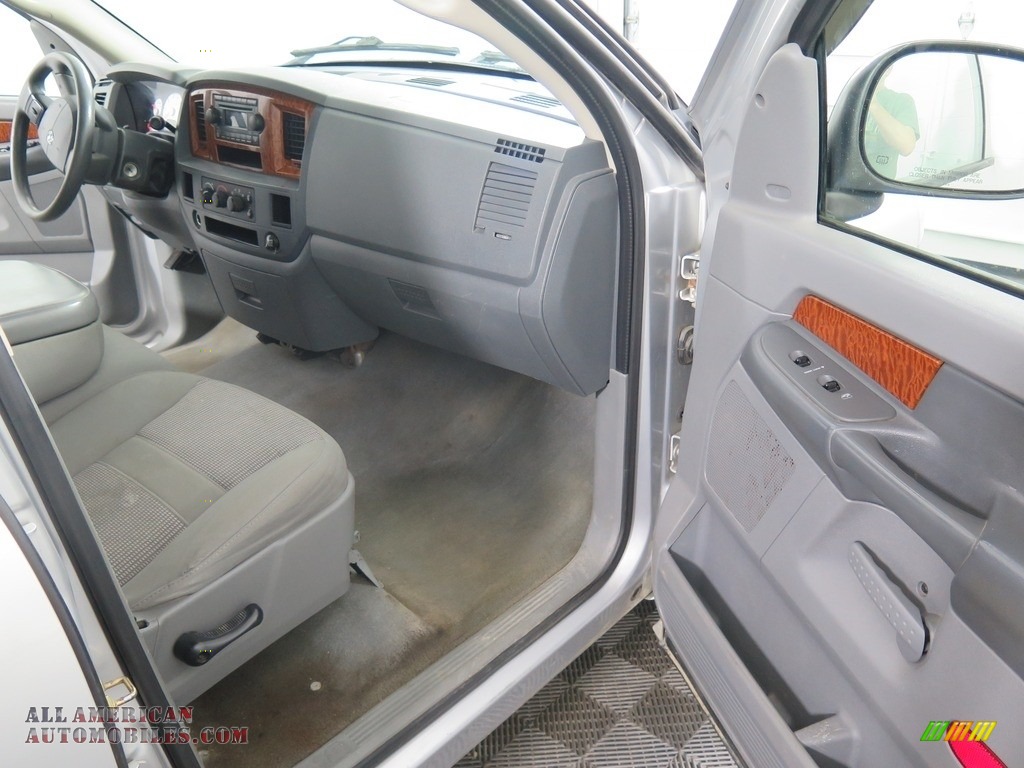 2006 Ram 1500 SLT Quad Cab - Bright Silver Metallic / Medium Slate Gray photo #27