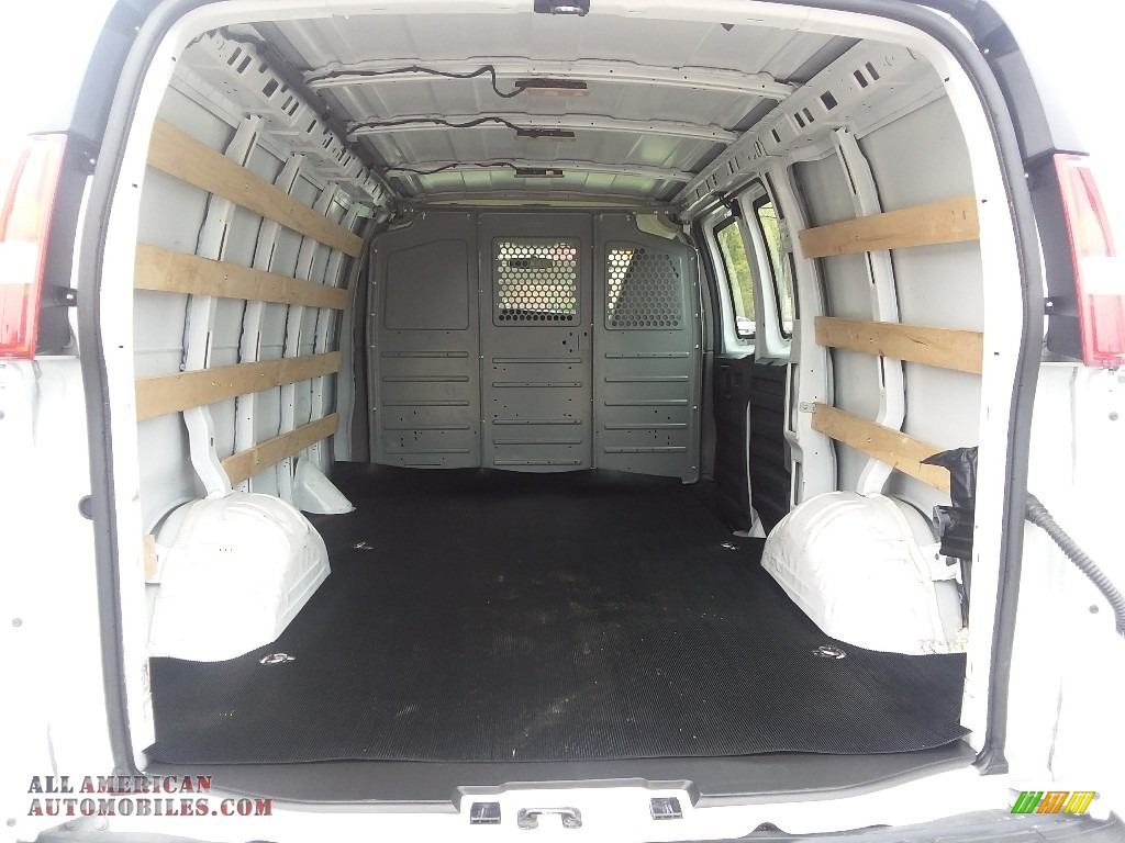 2017 Savana Van 2500 Cargo - Summit White / Medium Pewter photo #11