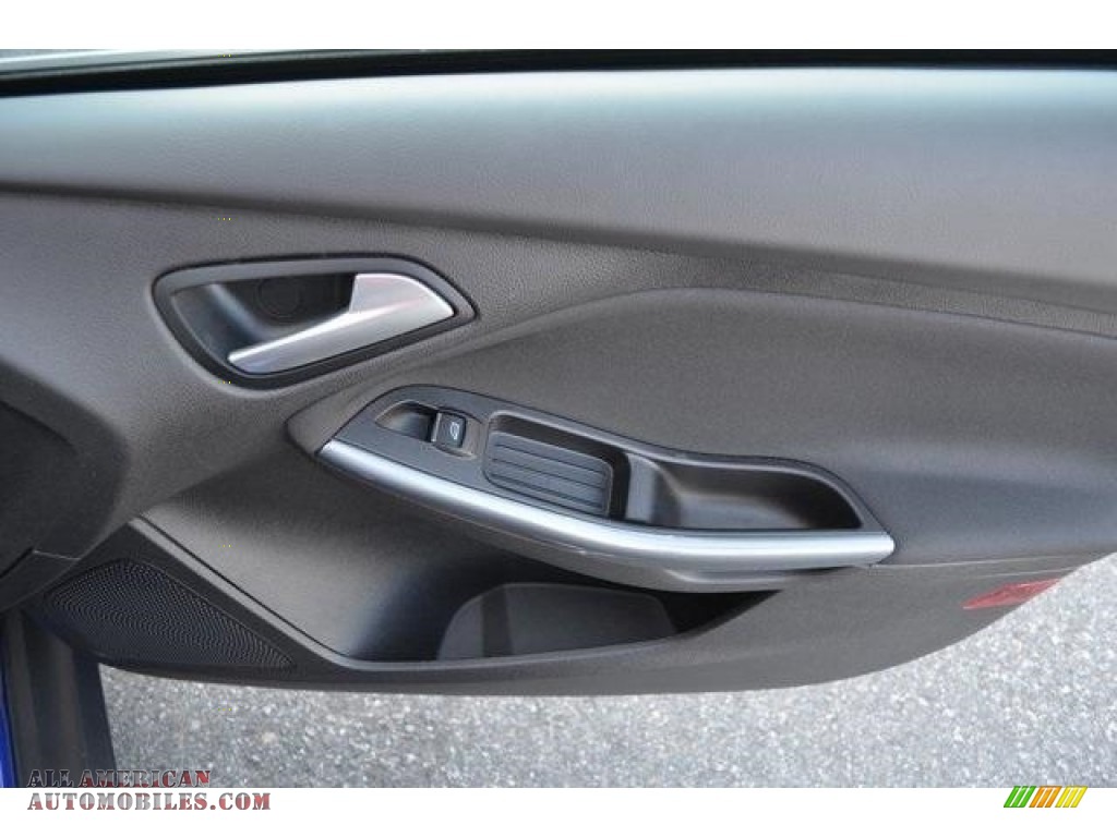 2014 Focus Titanium Hatchback - Blue Candy / Charcoal Black photo #15