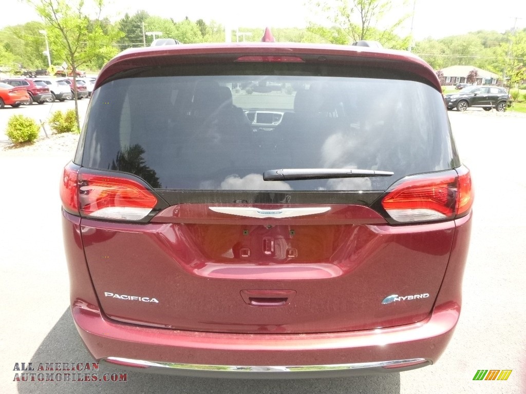 2018 Pacifica Touring L - Velvet Red Pearl / Black/Alloy photo #4