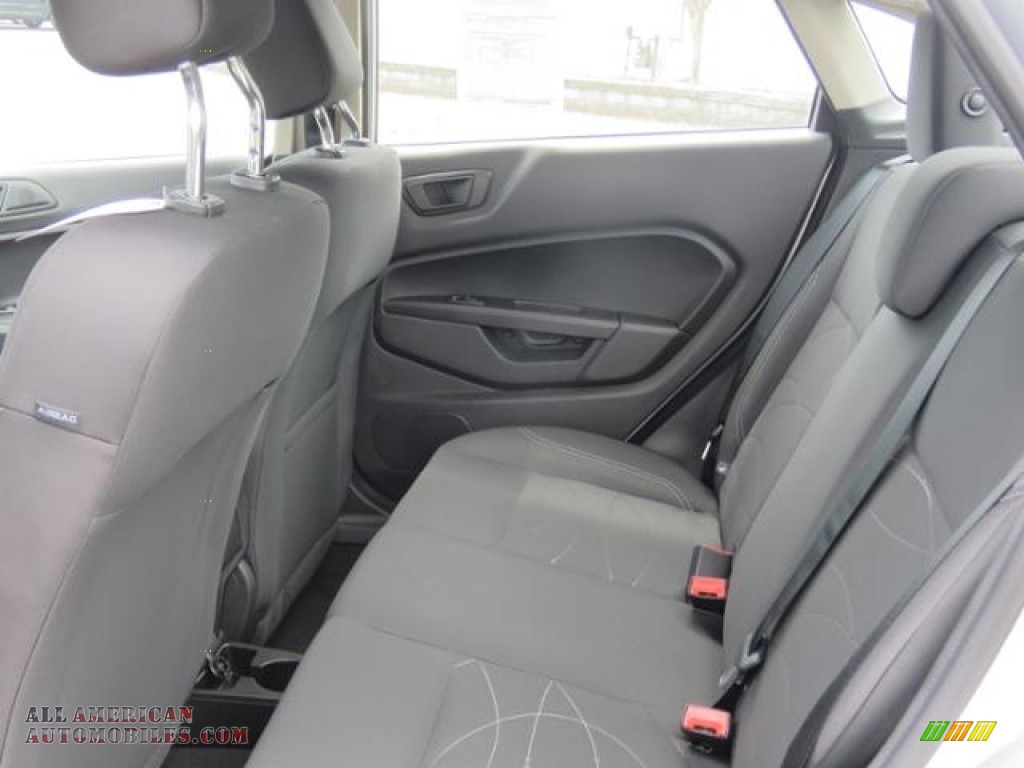 2018 Fiesta SE Sedan - Ingot Silver / Charcoal Black photo #5