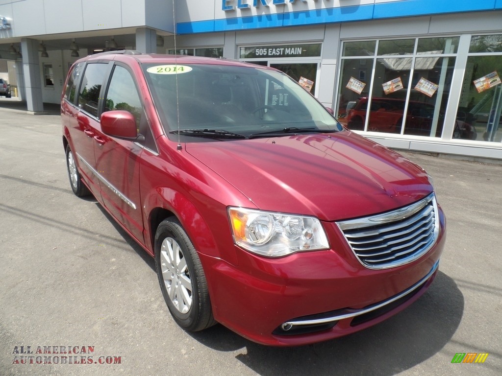 2014 Town & Country Touring - Deep Cherry Red Crystal Pearl / Black/Light Graystone photo #4