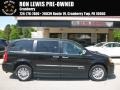 Chrysler Town & Country Touring-L Brilliant Black Crystal Pearl photo #1