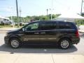 Chrysler Town & Country Touring-L Brilliant Black Crystal Pearl photo #6