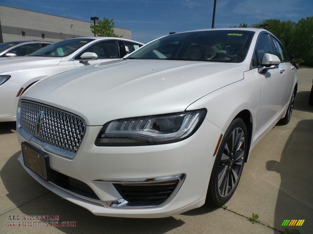 White Platinum Metallic Tri-Coat / Cappuccino Lincoln MKZ Reserve AWD