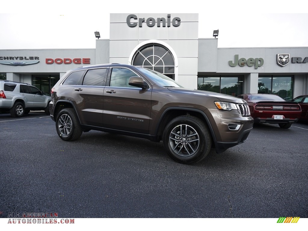 Walnut Brown Metallic / Black Jeep Grand Cherokee Altitude