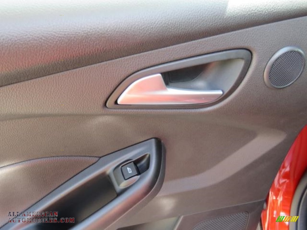 2018 Focus SEL Sedan - Hot Pepper Red / Charcoal Black photo #6